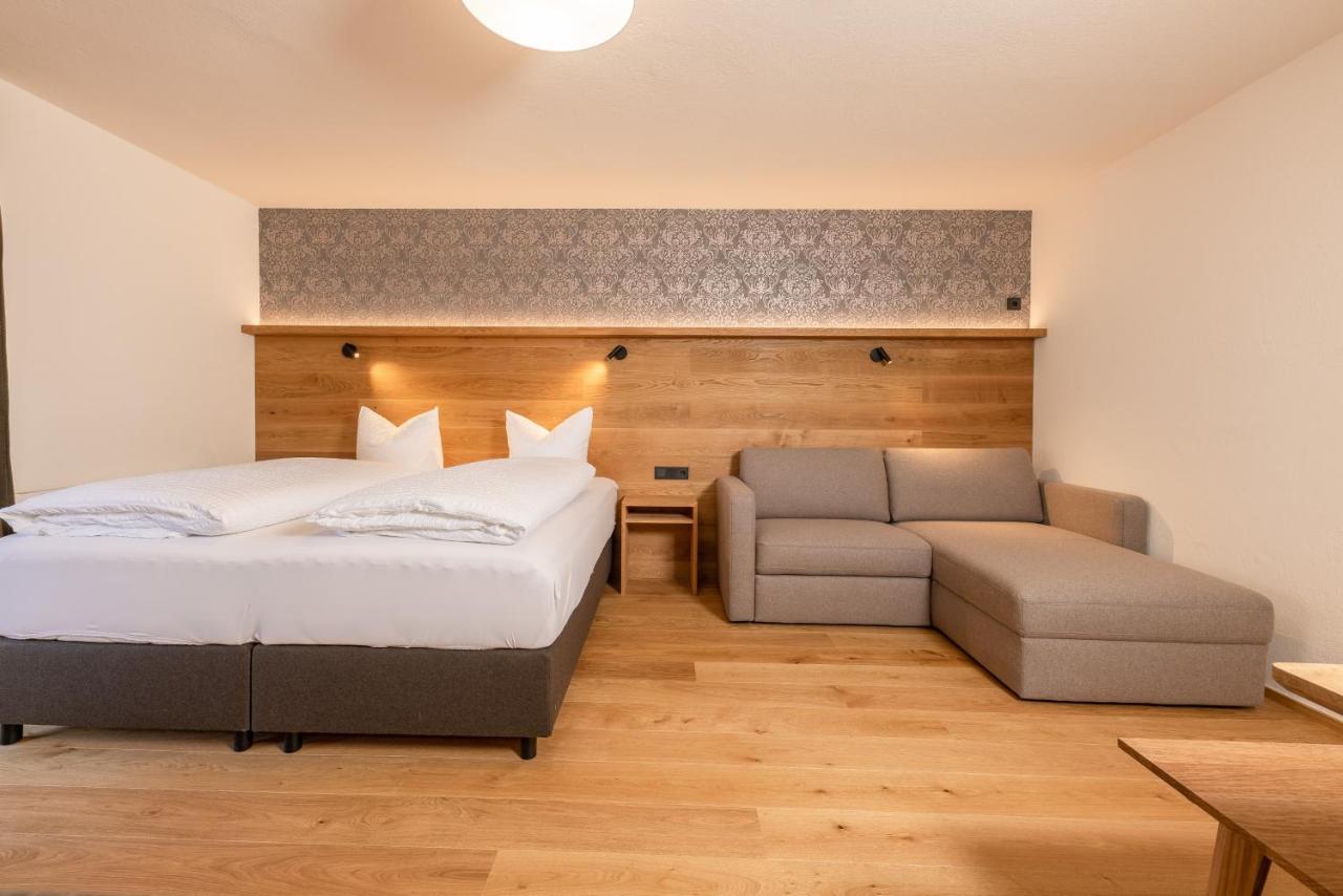 Pension Gulla - Ferienhaus Appartements B&B Neustift im Stubaital Exterior photo